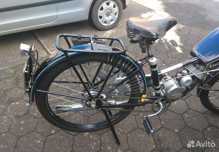 Ретро мотоцикл дамский