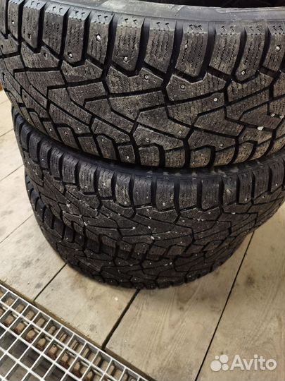 Pirelli Ice Zero 215/65 R16 T