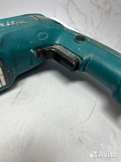 Перфоратор Makita HR 2450