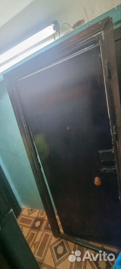 Дверь входная металлическая правая бу