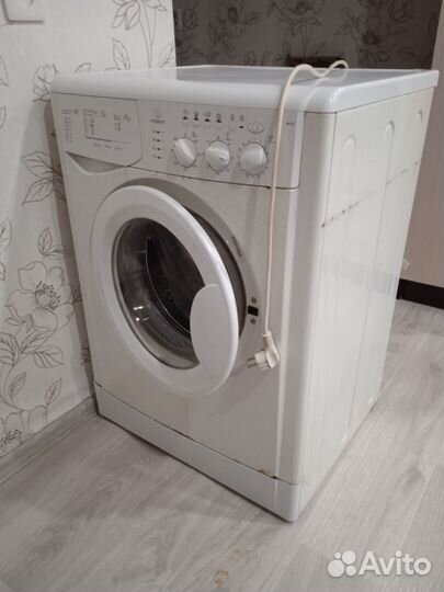 Продам стиральную машину б/у indesit