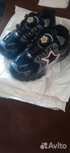 Кроссовки moocie для девочек новые