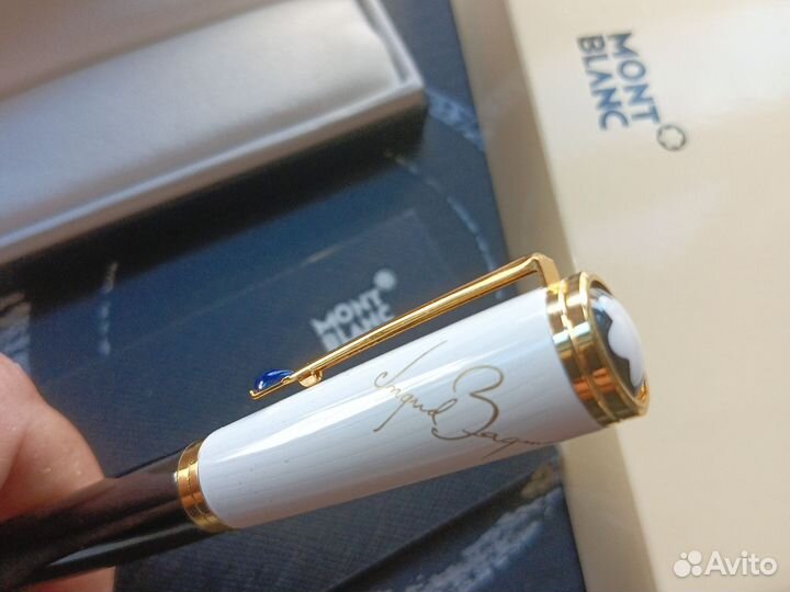 Ручка шариковая Montblanc Ingred Bergman