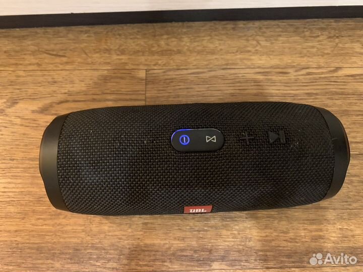 Портативная колонка JBL Charge 3