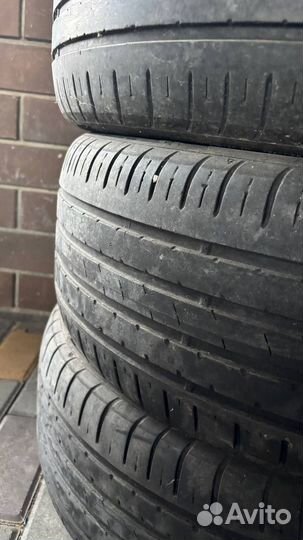 Kumho Ecsta HS51 235/55 R17 103W