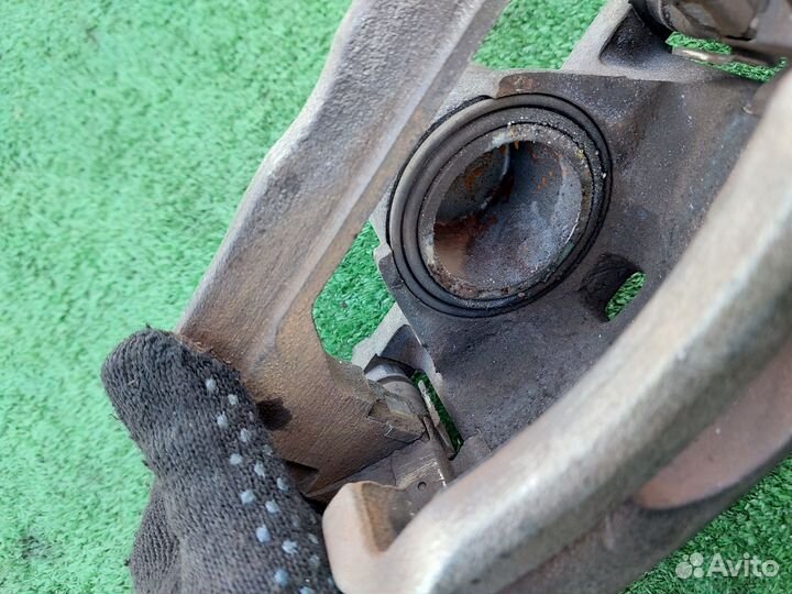 Суппорт тормозной передний правый Mazda 6 GH