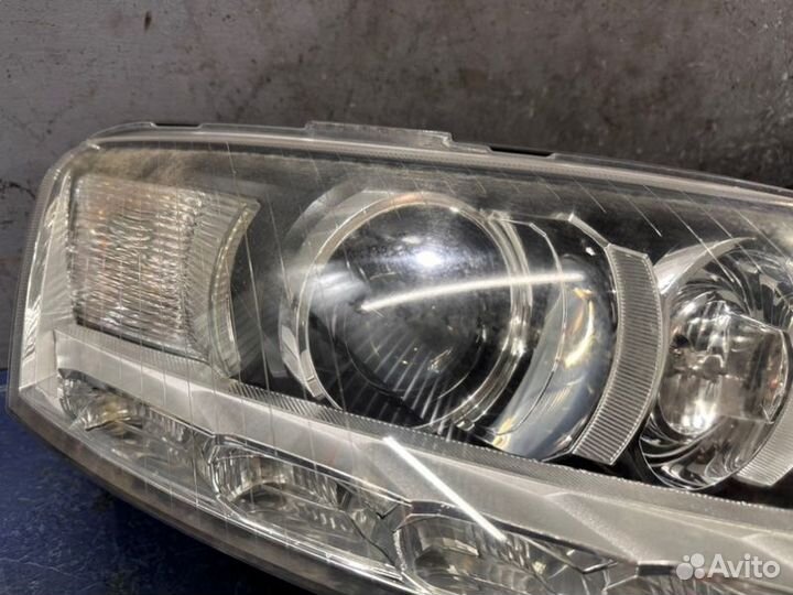 Фары комплект Audi A6 C6 Рест