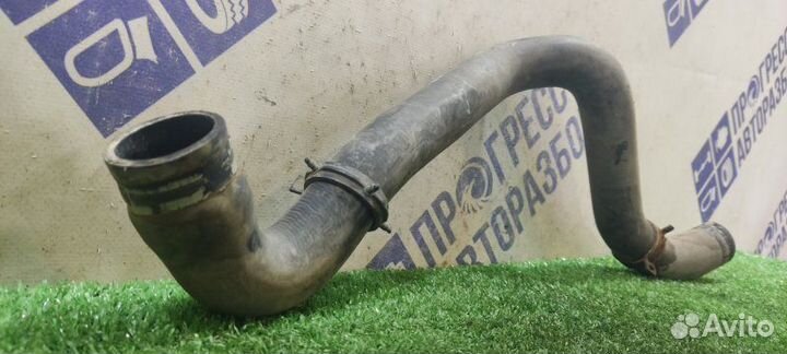 Патрубок системы охлаждения Ford Focus 2 хэтчбек