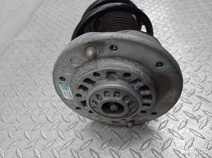 Амортизатор передний L BMW 3-Series F80 2289535