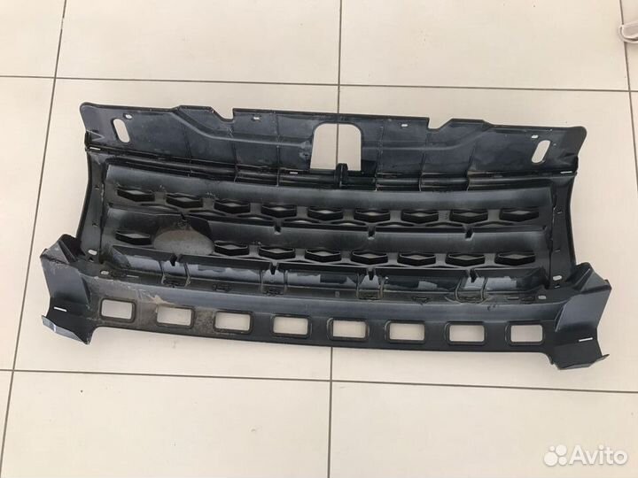 Решетка радиатора Discovery 4