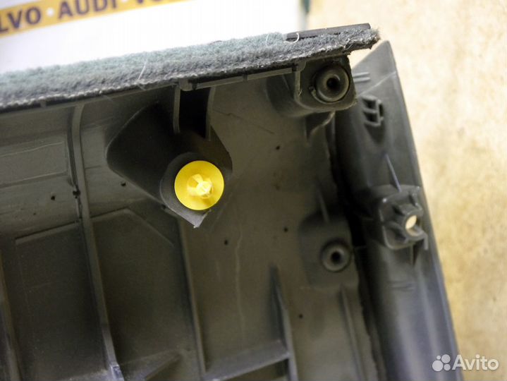 Обшивка крышки багажника Вольво XC70 V70