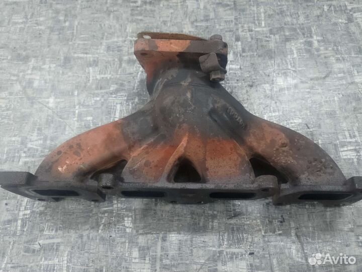 Коллектор выпускной 2.4л Додж караван Вояджер 01