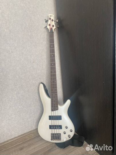 Бас-гитара Ibanez SR300