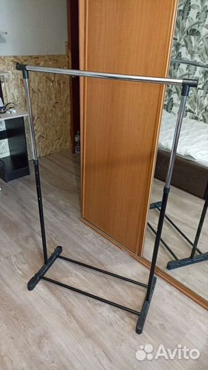 Вешалка напольная