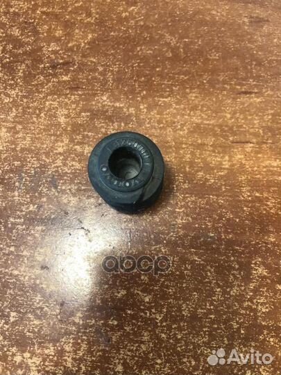 Б/У Отбойник капота 31250010 volvo