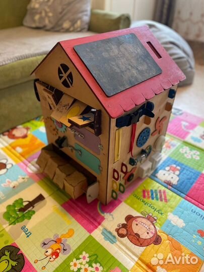 Бизиборд домик