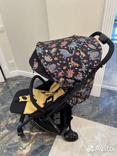Продам новую коляску Anex air-z