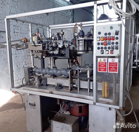 Автомат для надевания и обжима капсулы шампанского