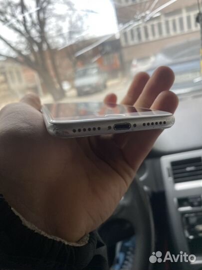 iPhone 8, 64 ГБ