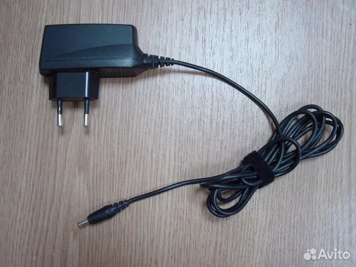 Автомобильное зарядное устройство Nokia DC-4