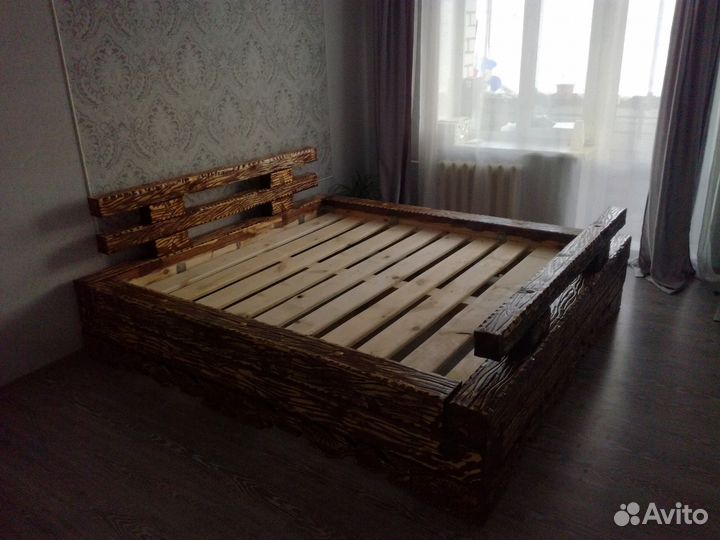 Кровать из массива сосны
