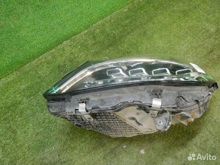 Фара левая Mercedes-Benz C-Class