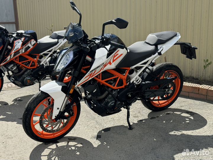 KTM Duke 390 Белый