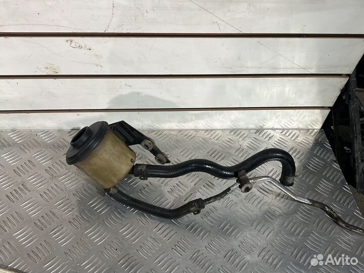 Бачок гур nissan primera p12