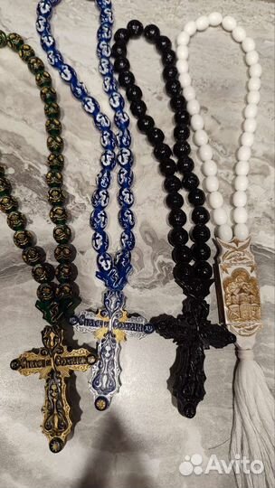 Крест на четках в авто на зеркало, ручной работы