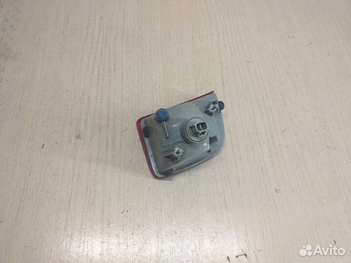 Фонарь в бампер правый Toyota Land Cruiser 200