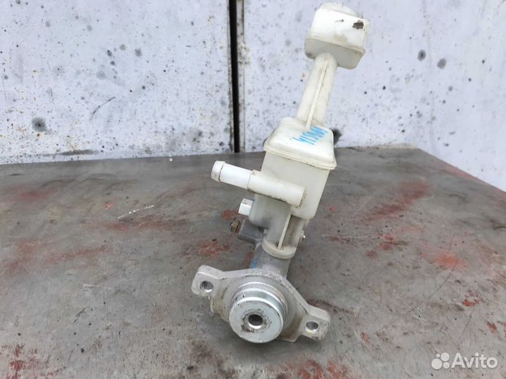 Гтц главный тормозной цилиндр Nissan Primera P12