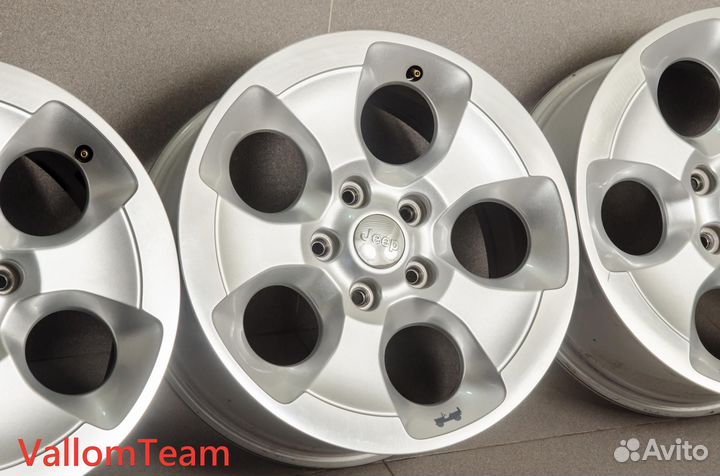 Лот UP31247396 Оригинальные 18-е диски jeep