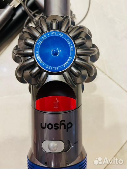 Пылесос dyson v 8