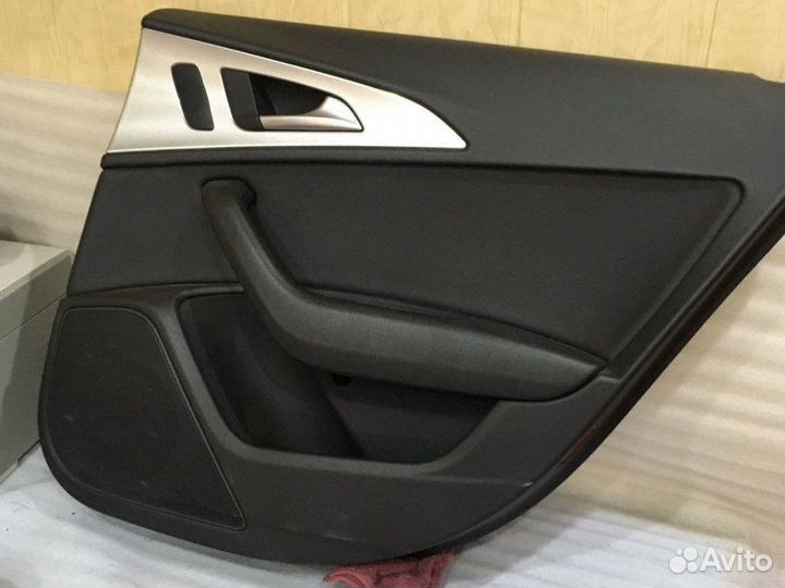 Обивка правой задней двери задняя правая Audi A6