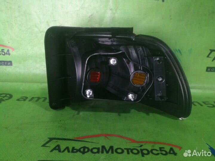 Стоп-сигнал задний левый Toyota Ipsum SXM10 3S-FE