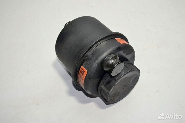 Масляный бачок гидроусилителя руля renault trucks