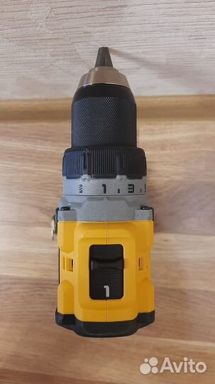 Шуруповерт Dewalt dcd 800