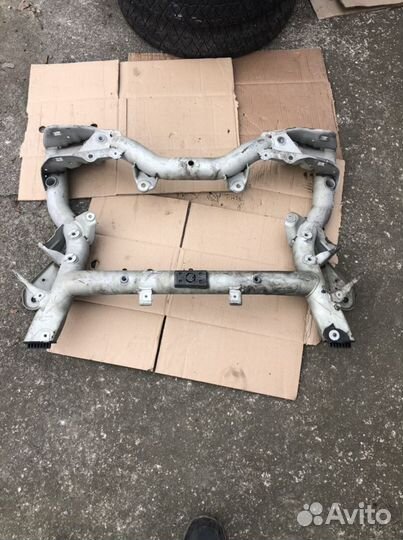 Балка подрамник передний Mercedes Benz w212 E212