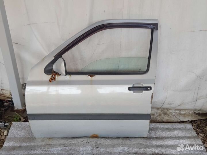 Передняя левая дверь на Volkswagen Golf 3