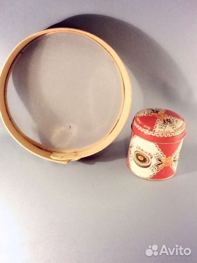 Сковородки, сито, другие кухонные вещи