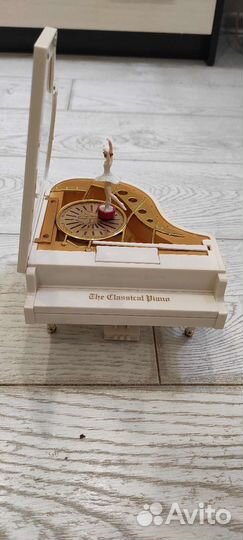 Музыкальная шкатулка с балериной