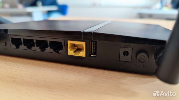 Роутер Wi-Fi D-Link DIR 815