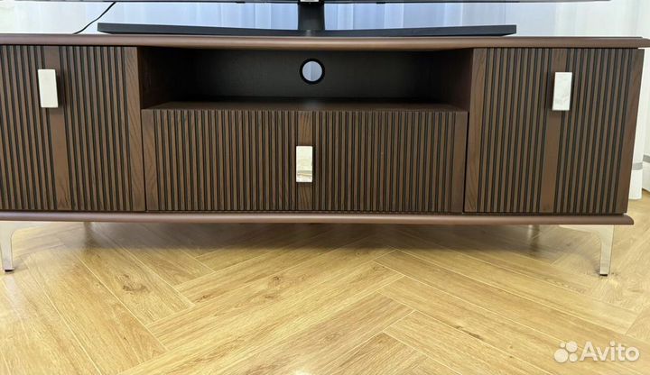 Тумба под телевизор