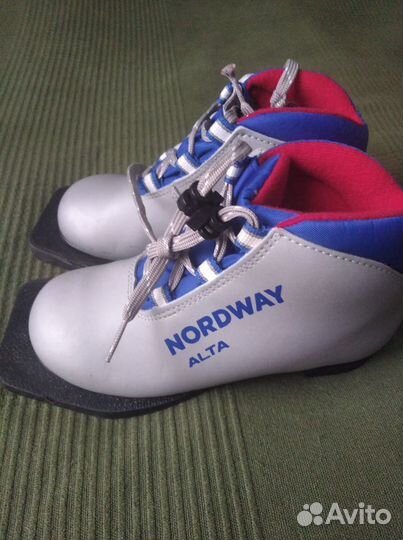 Лыжные ботинки детские