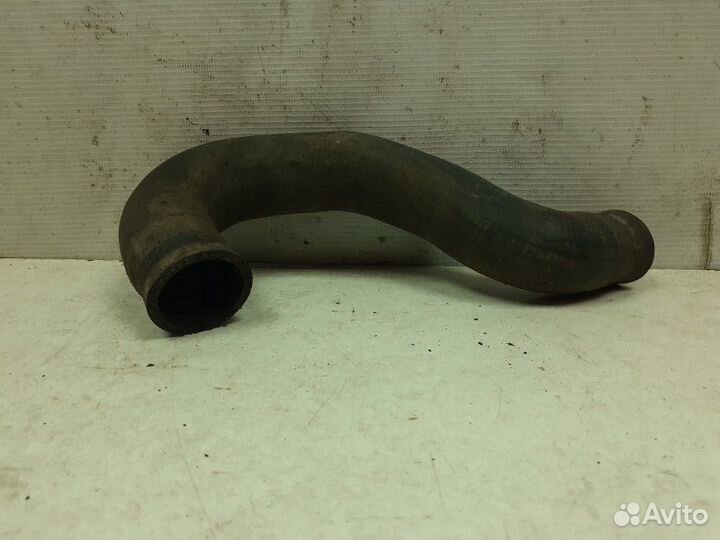 Патрубок радиатора Volkswagen Passat B3