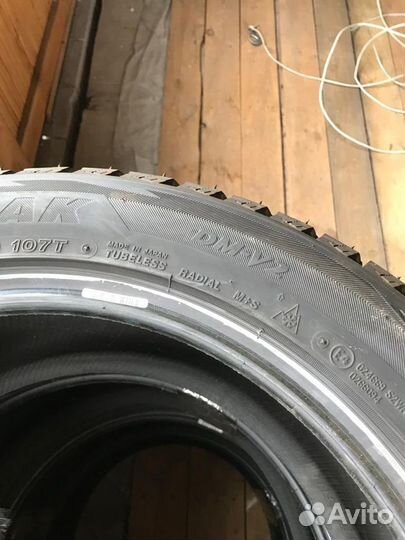 Bridgestone Blizzak DM-V2 255/50 R19