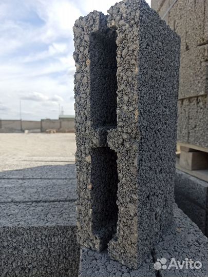 Блок стеновой вибропрессованный