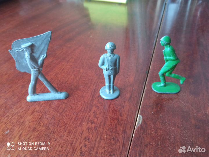 Металлич. и пластм. солдатики и машинки СССР, б/у