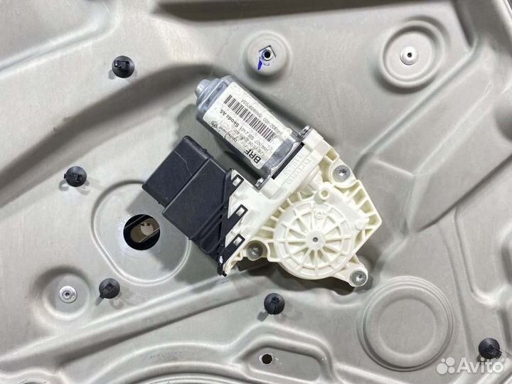 Стеклоподъемник задний левый задний левый Skoda