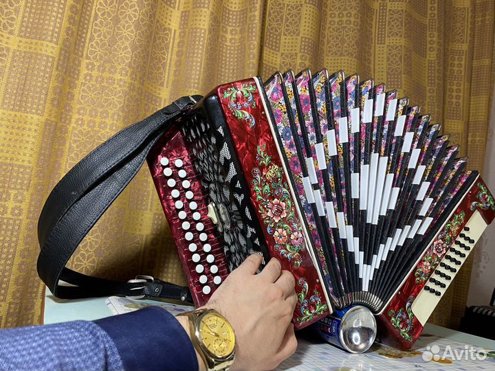 Заказная Шуйская Гармонь со стразами регистром